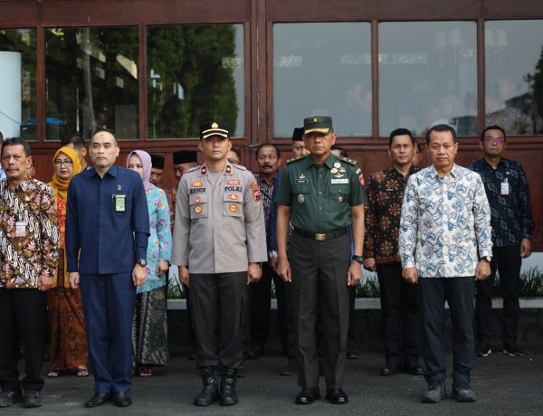 Kasdim 0722/Kudus Hadiri Upacara Peringatan Hari Kartini di Pendopo Kabupaten Kudus